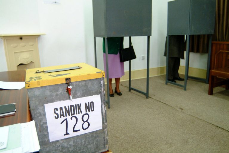 «Δημοτικές εκλογές» στα κατεχόμενα της Κύπρου | Newsit.gr «Δημοτικές εκλογές» στα κατεχόμενα της Κύπρου | Newsit.gr