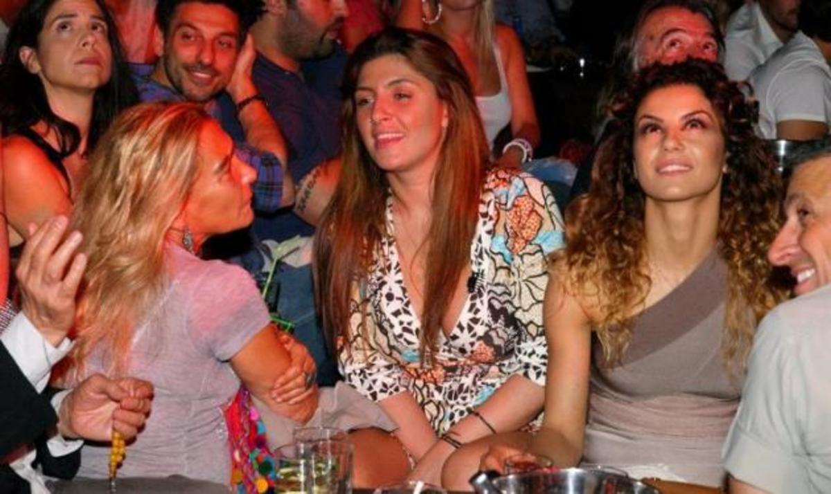 Ε. Παπαρίζου: Η επιστροφή στην Ελλάδα. Αμακιγιάριστη και με σπορ ντύσιμο διασκέδασε στο Ρόκκο! | Newsit.gr Ε. Παπαρίζου: Η επιστροφή στην Ελλάδα. Αμακιγιάριστη και με σπορ ντύσιμο διασκέδασε στο Ρόκκο! | Newsit.gr