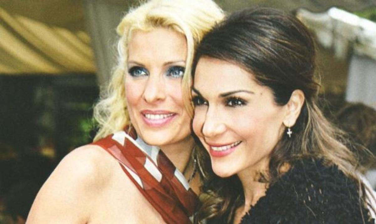 Ε. Μενεγάκη: Ξεφυλλίζουμε το άλμπουμ με τους διάσημους φίλους της! Δες φωτογραφίες | Newsit.gr Ε. Μενεγάκη: Ξεφυλλίζουμε το άλμπουμ με τους διάσημους φίλους της! Δες φωτογραφίες | Newsit.gr
