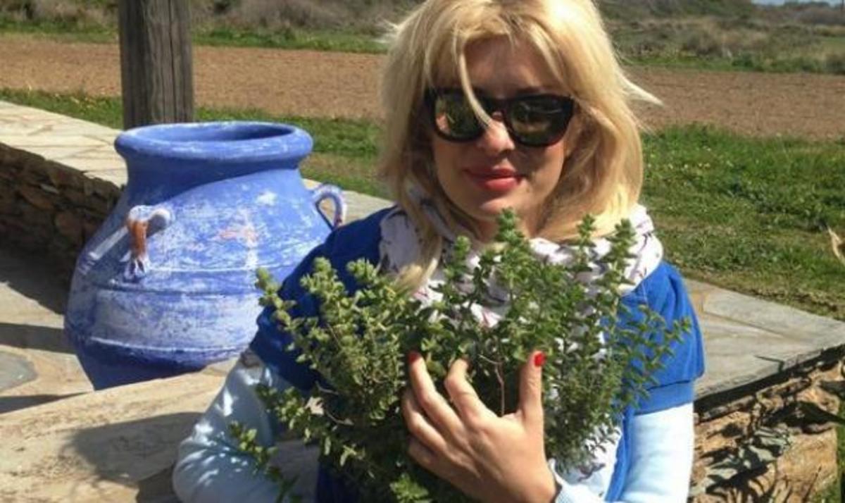 Ελένη Μενεγάκη: Νέες φωτογραφίες από το ταξίδι της στην Άνδρο! | Newsit.gr Ελένη Μενεγάκη: Νέες φωτογραφίες από το ταξίδι της στην Άνδρο! | Newsit.gr