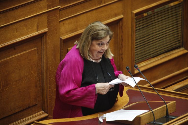 Έλσα Παπαδημητρίου: «Ίσως δώσω ψήφο εμπιστοσύνης στην κυβέρνηση» | Newsit.gr Έλσα Παπαδημητρίου: «Ίσως δώσω ψήφο εμπιστοσύνης στην κυβέρνηση» | Newsit.gr
