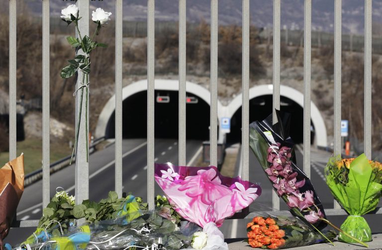 Έτσι έγινε το μοιραίο τροχαίο με θύματα 22 παιδιά (video) | Newsit.gr Έτσι έγινε το μοιραίο τροχαίο με θύματα 22 παιδιά (video) | Newsit.gr