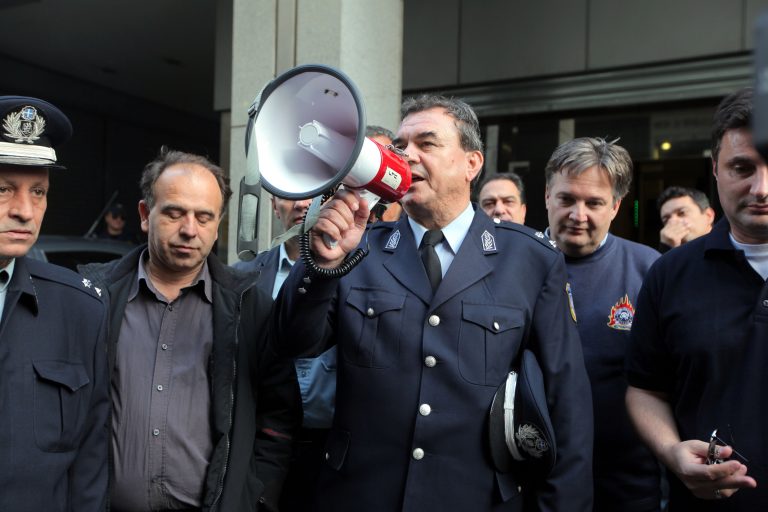 Οι ένστολοι αρχίζουν τις αγωγές κατά του Μνημονίου ΙΙΙ – Συνεχίζουν τις προσφυγές οι δικαστές | Newsit.gr Οι ένστολοι αρχίζουν τις αγωγές κατά του Μνημονίου ΙΙΙ – Συνεχίζουν τις προσφυγές οι δικαστές | Newsit.gr