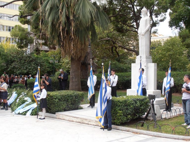 Πάτρα: «Προσβολή που δεν βρέθηκε κάποιος υπουργός στην παρέλαση» | Newsit.gr Πάτρα: «Προσβολή που δεν βρέθηκε κάποιος υπουργός στην παρέλαση» | Newsit.gr