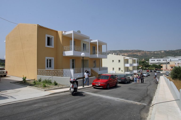 70 σπίτια στους δικαιούχους του ΟΕΚ | Newsit.gr 70 σπίτια στους δικαιούχους του ΟΕΚ | Newsit.gr