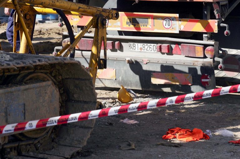 Τραγικό δυστύχημα σε εργοτάξιο στο Άκτιο | Newsit.gr Τραγικό δυστύχημα σε εργοτάξιο στο Άκτιο | Newsit.gr