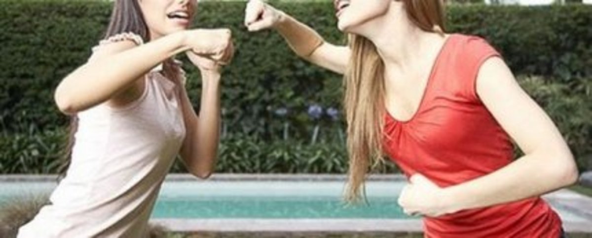 Χανιά: Αντί να βγάλουν… νύχια, έβγαλαν σπρέι! | Newsit.gr Χανιά: Αντί να βγάλουν… νύχια, έβγαλαν σπρέι! | Newsit.gr