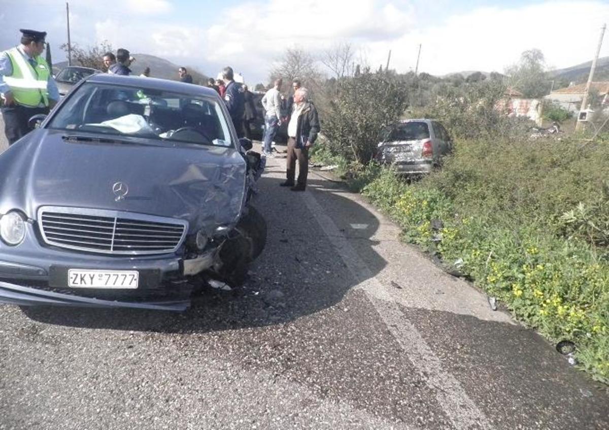 Απίστευτο τροχαίο τεσσάρων αυτοκινήτων στην εθνική οδό Αντιρρίου – Ιωαννίνων! ΒΙΝΤΕΟ | Newsit.gr Απίστευτο τροχαίο τεσσάρων αυτοκινήτων στην εθνική οδό Αντιρρίου – Ιωαννίνων! ΒΙΝΤΕΟ | Newsit.gr