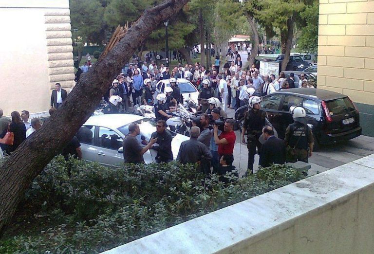 Δικαστές και εισαγγελείς ζητούν περισσότερα μέτρα ασφαλείας στην Ευελπίδων | Newsit.gr Δικαστές και εισαγγελείς ζητούν περισσότερα μέτρα ασφαλείας στην Ευελπίδων | Newsit.gr