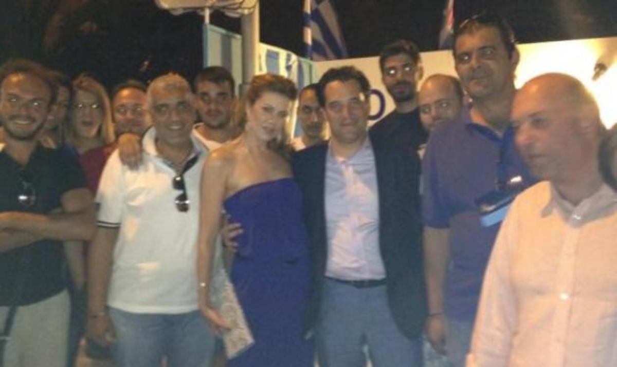 Ε. Μανωλίδου: Στηρίζει τον Άδωνη σε κάθε του βήμα! | Newsit.gr Ε. Μανωλίδου: Στηρίζει τον Άδωνη σε κάθε του βήμα! | Newsit.gr