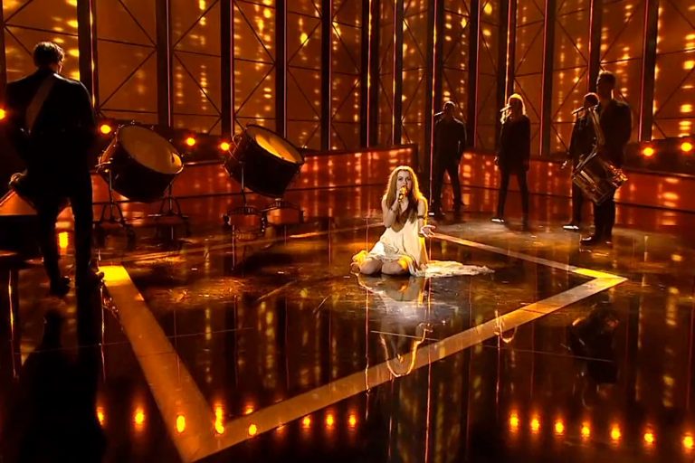 Γαλαζοαίματη το φετινό φαβορί της Eurovision | Newsit.gr Γαλαζοαίματη το φετινό φαβορί της Eurovision | Newsit.gr