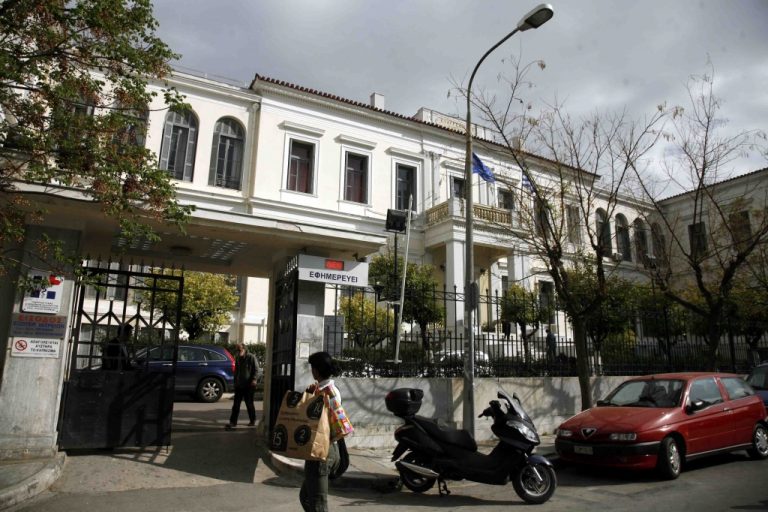 Ελεγκτής του ΔΝΤ πήγε για αυτοψία στον Ευαγγελισμό και τ’ άκουσε! | Newsit.gr Ελεγκτής του ΔΝΤ πήγε για αυτοψία στον Ευαγγελισμό και τ’ άκουσε! | Newsit.gr