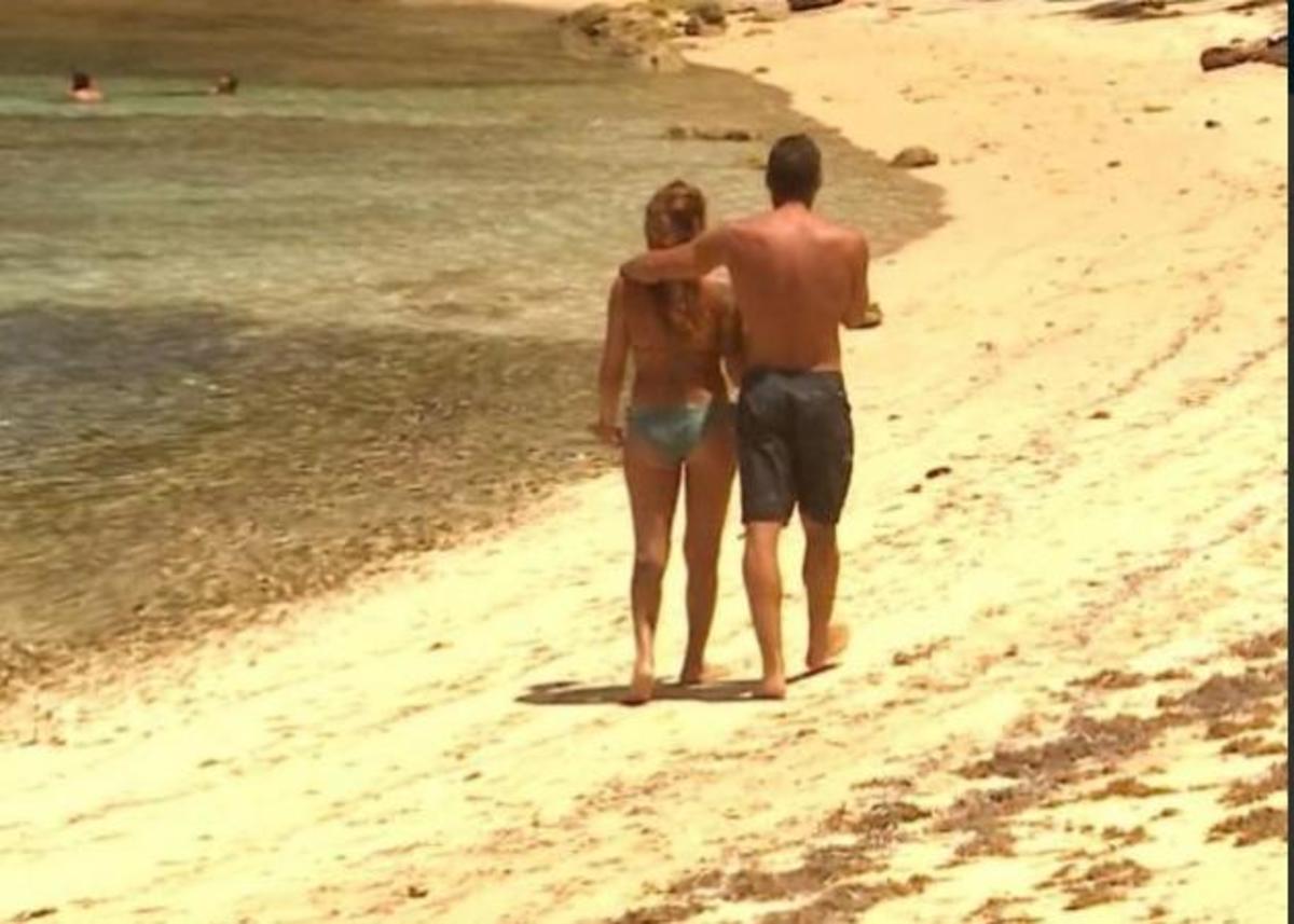 Survivor: Ο Βασάλος χάρισε τη ζακέτα του στην Βαλαβάνη και το twitter πήρε “φωτιά”! | Newsit.gr Survivor: Ο Βασάλος χάρισε τη ζακέτα του στην Βαλαβάνη και το twitter πήρε “φωτιά”! | Newsit.gr