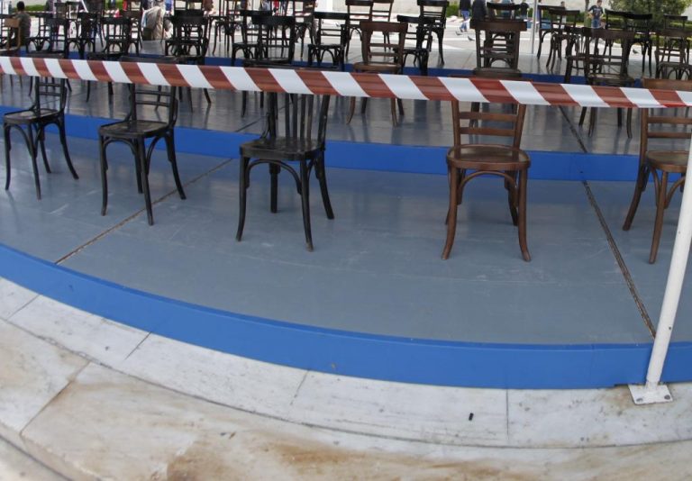 Σε αστυνομικοί κλοιό οι επίσημοι στην παρέλαση του Ηρακλείου – Χωρίς εξέδρα στα Χανιά | Newsit.gr Σε αστυνομικοί κλοιό οι επίσημοι στην παρέλαση του Ηρακλείου – Χωρίς εξέδρα στα Χανιά | Newsit.gr