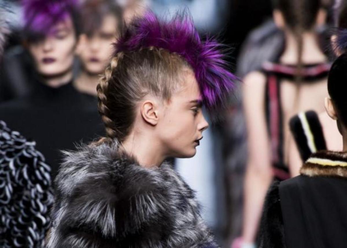 Μαλλιά από γούνα στο fashion show του Fendi! | Newsit.gr Μαλλιά από γούνα στο fashion show του Fendi! | Newsit.gr