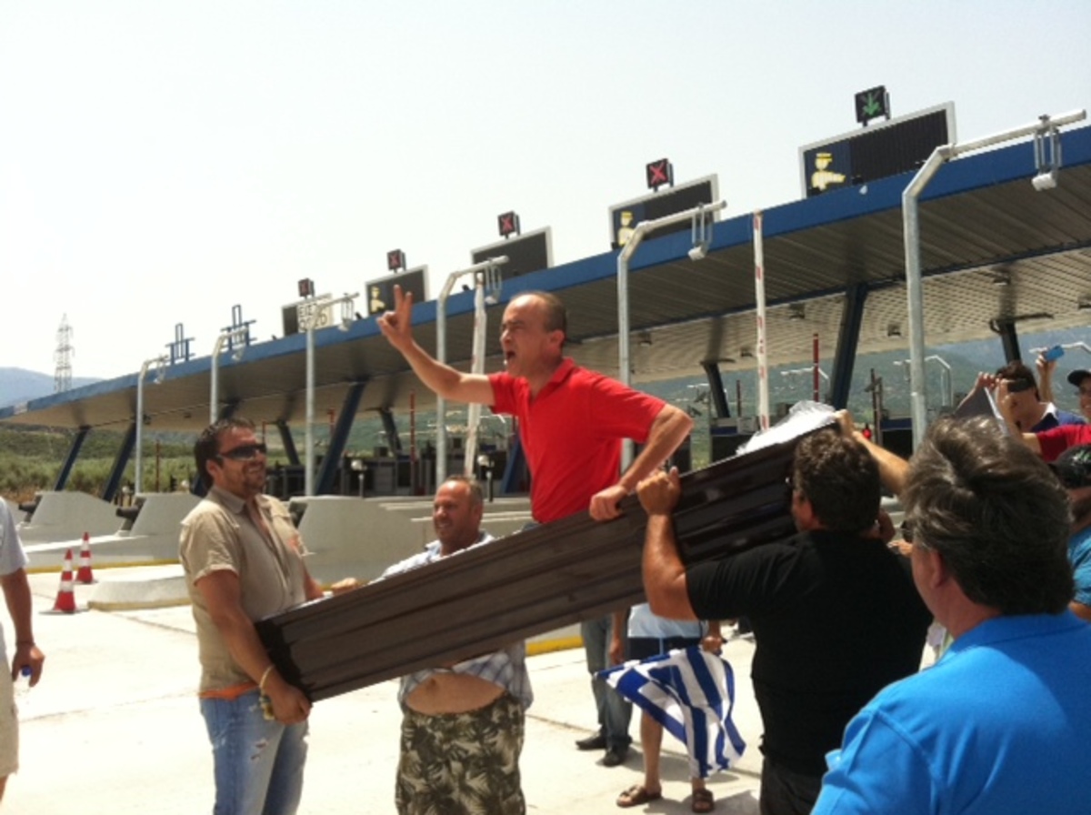 Φθιώτιδα:»Ραγκούση θα ‘ρθει η ώρα σου»- Οι ταξιτζήδες σε φέρετρο! | Newsit.gr Φθιώτιδα:»Ραγκούση θα ‘ρθει η ώρα σου»- Οι ταξιτζήδες σε φέρετρο! | Newsit.gr