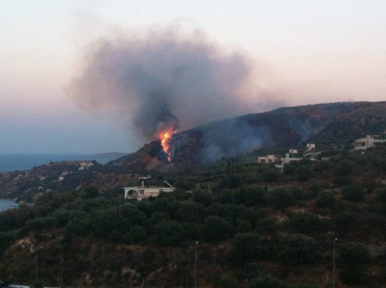 Απείλησε τον Αρχαιολογικό χώρο η φωτιά στα Χανιά – ΦΩΤΟ & ΒΙΝΤΕΟ | Newsit.gr Απείλησε τον Αρχαιολογικό χώρο η φωτιά στα Χανιά – ΦΩΤΟ & ΒΙΝΤΕΟ | Newsit.gr