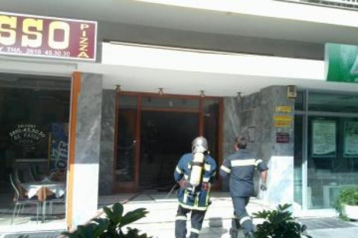 Πάτρα: Τραυματισμός Πυροσβέστη σε φωτιά διαμερίσματος | Newsit.gr Πάτρα: Τραυματισμός Πυροσβέστη σε φωτιά διαμερίσματος | Newsit.gr