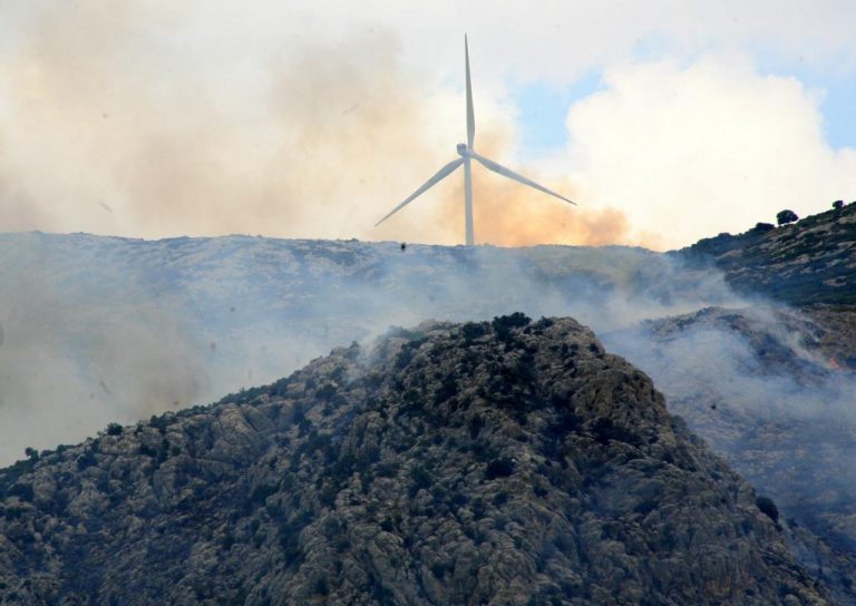 Φωτιά σε εξέλιξη στην Αργολίδα – ΦΩΤΟ | Newsit.gr Φωτιά σε εξέλιξη στην Αργολίδα – ΦΩΤΟ | Newsit.gr