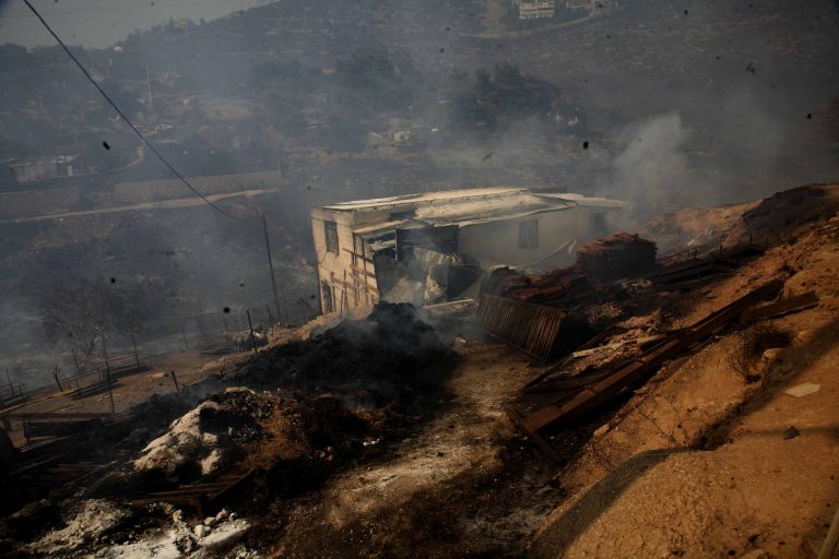 Απειλήθηκαν σπίτια από φωτιά στο Φραγκοκάστελο | Newsit.gr Απειλήθηκαν σπίτια από φωτιά στο Φραγκοκάστελο | Newsit.gr
