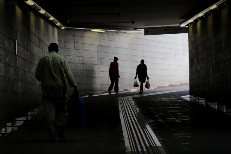 Eκτοξεύτηκε η παιδική φτώχεια – Σε άθλια οικονομική κατάσταση το 1/3 των Ελλήνων | Newsit.gr Eκτοξεύτηκε η παιδική φτώχεια – Σε άθλια οικονομική κατάσταση το 1/3 των Ελλήνων | Newsit.gr