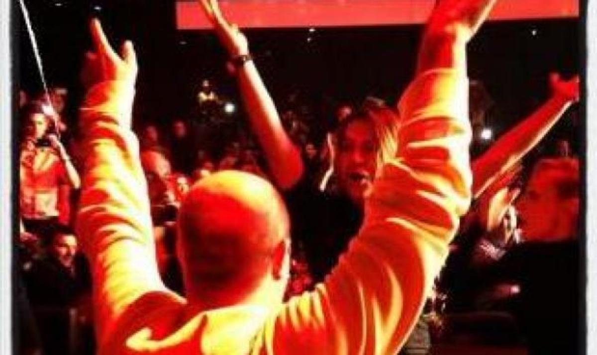 T. Σαμαράς – Μ. Σεφερλής: Χόρεψαν gangnam στο μαγαζί που εμφανίζεται ο Ηλ. Βρεττός! | Newsit.gr T. Σαμαράς – Μ. Σεφερλής: Χόρεψαν gangnam στο μαγαζί που εμφανίζεται ο Ηλ. Βρεττός! | Newsit.gr