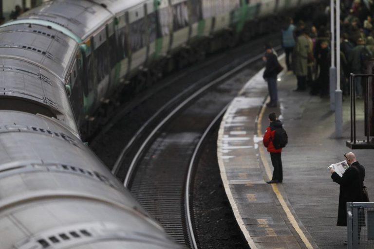 Συμβαίνει και στο εξωτερικό! Παγιδευμένοι σε τρένο λόγω κακοκαιρίας επιβάτες στη Γαλλία | Newsit.gr Συμβαίνει και στο εξωτερικό! Παγιδευμένοι σε τρένο λόγω κακοκαιρίας επιβάτες στη Γαλλία | Newsit.gr