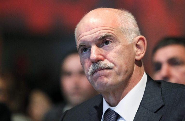 Η Ευρώπη γκρεμίζεται και ο Παπανδρέου υπεραμύνεται του δημοψηφίσματος | Newsit.gr Η Ευρώπη γκρεμίζεται και ο Παπανδρέου υπεραμύνεται του δημοψηφίσματος | Newsit.gr