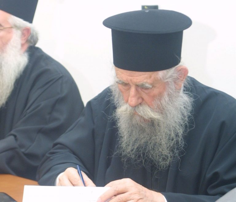 Ηλεία: Οι κλέφτες έπιασαν τον Μητροπολίτη στον ύπνο! | Newsit.gr Ηλεία: Οι κλέφτες έπιασαν τον Μητροπολίτη στον ύπνο! | Newsit.gr