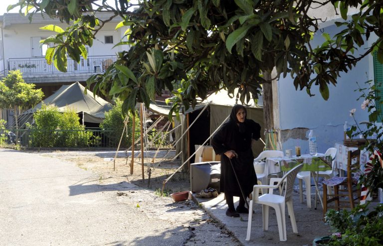 Η γιαγιά ξύπνησε και η κλέφτρα συνελήφθη… | Newsit.gr Η γιαγιά ξύπνησε και η κλέφτρα συνελήφθη… | Newsit.gr