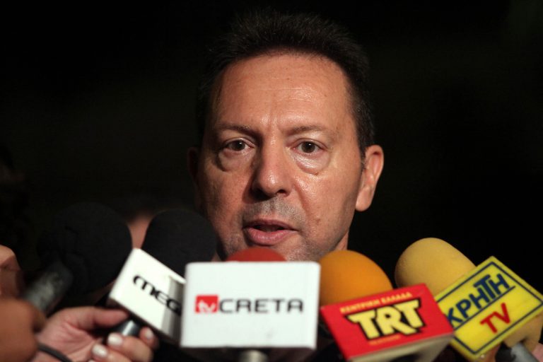 Παραμένει η τρύπα 4 δισ στα μέτρα – Στέλεχος κόμματος: «η τρόικα θέλει αίμα» | Newsit.gr Παραμένει η τρύπα 4 δισ στα μέτρα – Στέλεχος κόμματος: «η τρόικα θέλει αίμα» | Newsit.gr