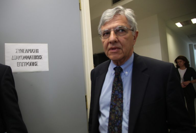 «Παίζουν την τύχη του ελληνικού λαού στην ρουλέτα» | Newsit.gr «Παίζουν την τύχη του ελληνικού λαού στην ρουλέτα» | Newsit.gr