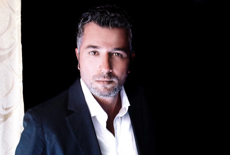 Ο οικονομικός σύμβουλος στην εκπομπή της Αννίτας Πάνια μιλάει για τον τραγουδιστή που έσωσε από αυτοκτονία! | Newsit.gr Ο οικονομικός σύμβουλος στην εκπομπή της Αννίτας Πάνια μιλάει για τον τραγουδιστή που έσωσε από αυτοκτονία! | Newsit.gr