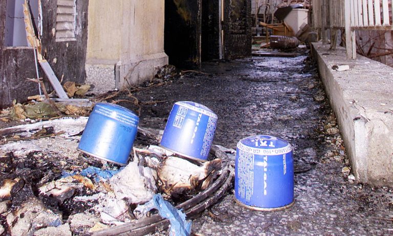 Επίθεση με γκαζάκια σε σύνδεσμο του Ολυμπιακού στον Πύργο | Newsit.gr Επίθεση με γκαζάκια σε σύνδεσμο του Ολυμπιακού στον Πύργο | Newsit.gr