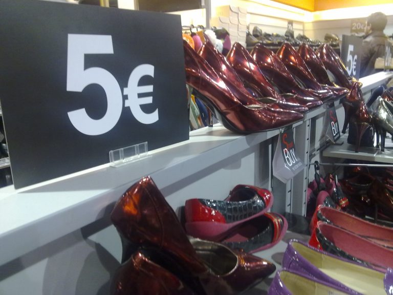 Γόβες ακόμη και με 5 ευρώ! | Newsit.gr Γόβες ακόμη και με 5 ευρώ! | Newsit.gr