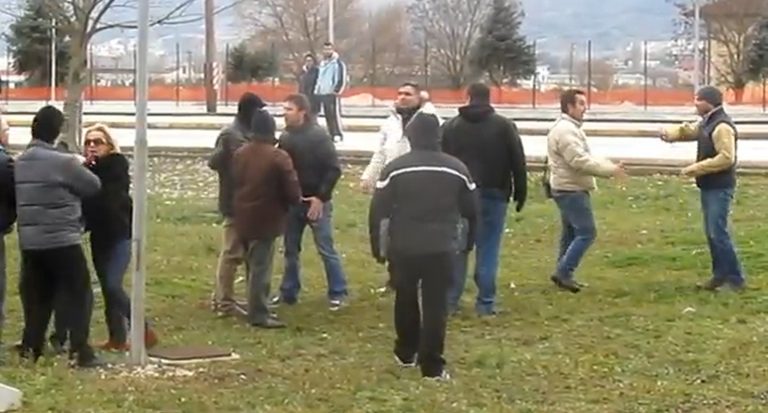 Γιάννενα: Άγριο ξύλο μεταξύ γονέων – Τον είπε χωριάτη και έγινε το έλα να δεις! | Newsit.gr Γιάννενα: Άγριο ξύλο μεταξύ γονέων – Τον είπε χωριάτη και έγινε το έλα να δεις! | Newsit.gr