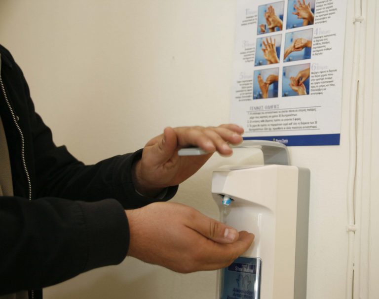 27 οι νεκροί απο τη νέα γρίπη – Συναγερμός στην Σύρο – Έκλεισε η Ακαδημία Εμπορικού Ναυτικού | Newsit.gr 27 οι νεκροί απο τη νέα γρίπη – Συναγερμός στην Σύρο – Έκλεισε η Ακαδημία Εμπορικού Ναυτικού | Newsit.gr
