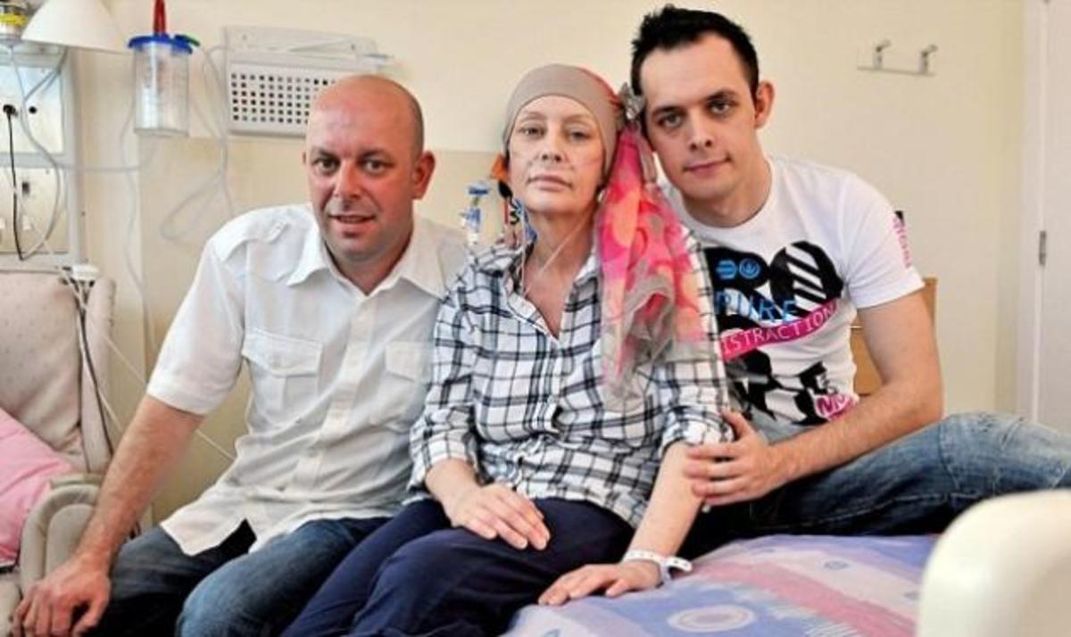 «Έπαθα καρκίνο από τα εμφυτεύματα και δεν μπορώ να υποσχεθώ στην κόρη μου ότι θα ζήσω» | Newsit.gr «Έπαθα καρκίνο από τα εμφυτεύματα και δεν μπορώ να υποσχεθώ στην κόρη μου ότι θα ζήσω» | Newsit.gr