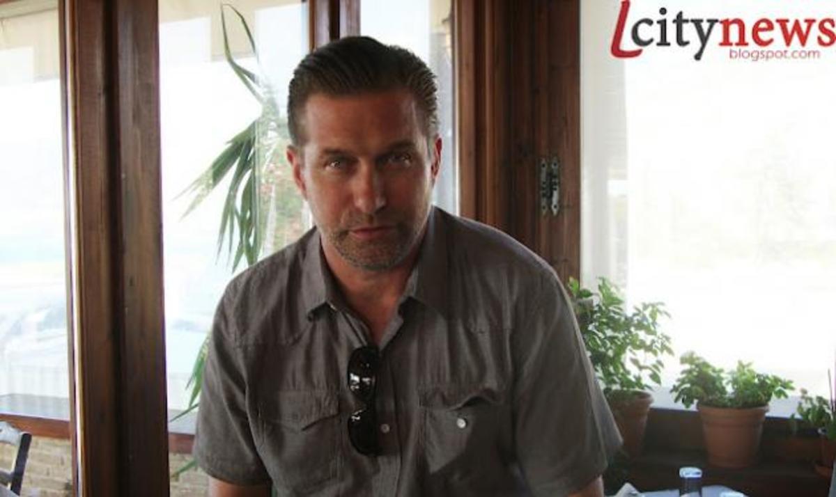 Stephen Baldwin: Aπό το Hollywood στο Λουτράκι για τις ανάγκες ντοκιμαντέρ! | Newsit.gr Stephen Baldwin: Aπό το Hollywood στο Λουτράκι για τις ανάγκες ντοκιμαντέρ! | Newsit.gr