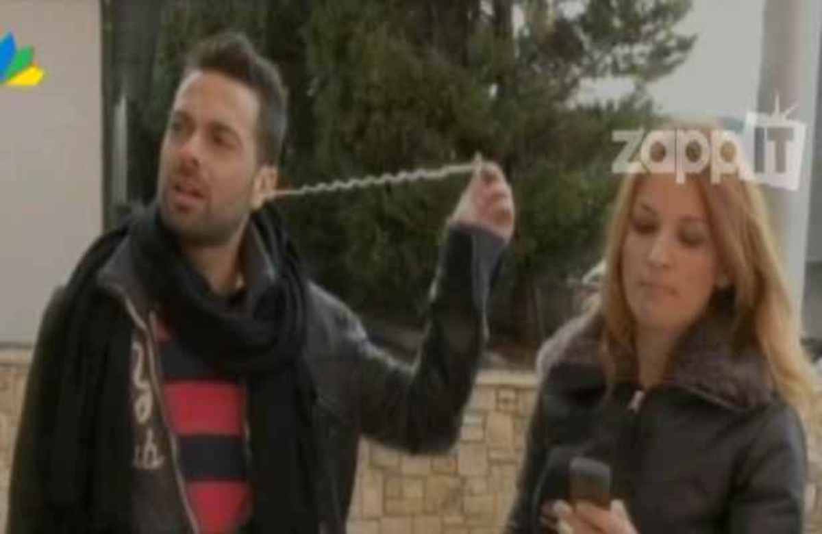 Ο Ηλίας Βρεττός πέταξε το ακουστικό και έφυγε από τη ζωντανή σύνδεση | Newsit.gr Ο Ηλίας Βρεττός πέταξε το ακουστικό και έφυγε από τη ζωντανή σύνδεση | Newsit.gr