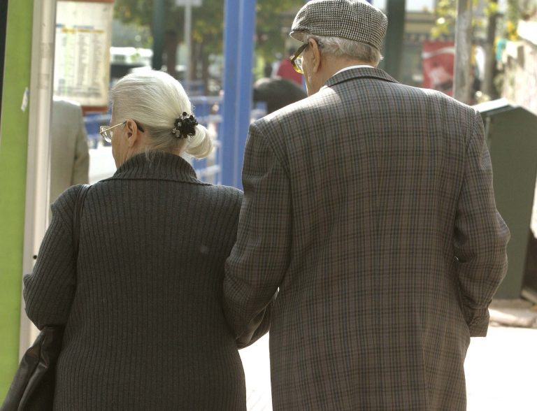 Πέντε ένοπλοι ληστές εναντίον ηλικιωμένου ζευγαριού | Newsit.gr Πέντε ένοπλοι ληστές εναντίον ηλικιωμένου ζευγαριού | Newsit.gr