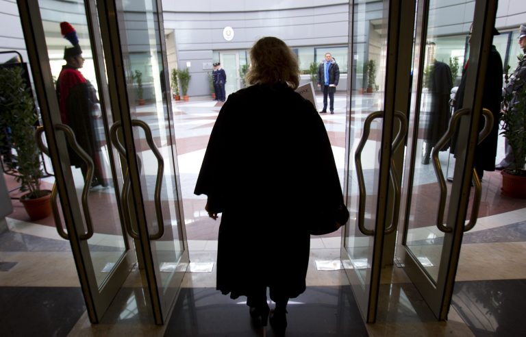 Ιταλοί δικαστές εγκατέλειψαν τις δικαστικές αίθουσες | Newsit.gr Ιταλοί δικαστές εγκατέλειψαν τις δικαστικές αίθουσες | Newsit.gr