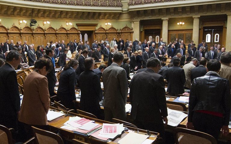 Καταγγέλουν πρωθυπουργό και πρόεδρο της δημοκρατίας για «επίθεση κατά της ανεξαρτησίας της χώρας» | Newsit.gr Καταγγέλουν πρωθυπουργό και πρόεδρο της δημοκρατίας για «επίθεση κατά της ανεξαρτησίας της χώρας» | Newsit.gr
