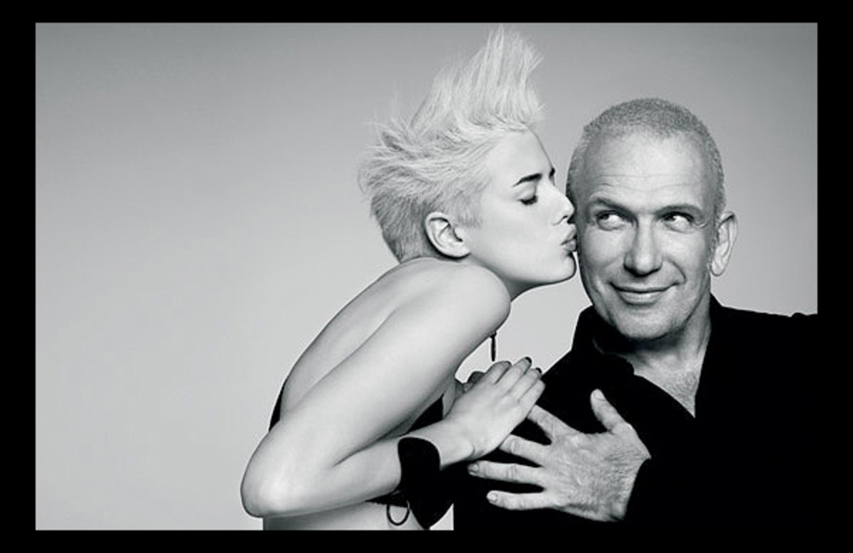 O Jean Paul Gaultier και η συνεργασία με την Coca Cola! | Newsit.gr O Jean Paul Gaultier και η συνεργασία με την Coca Cola! | Newsit.gr