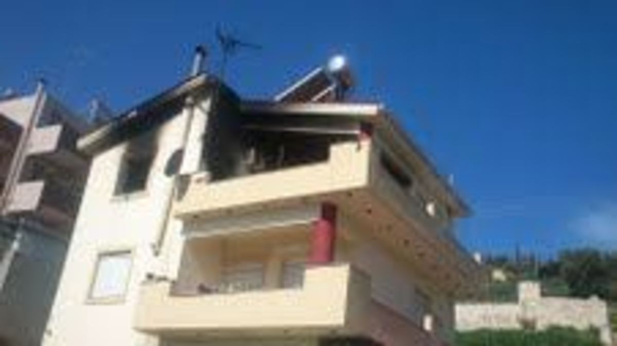 Χανιά: Πυροβολούσαν και έβαζαν φωτιά στη μεζονέτα, την ώρα που έβλεπαν τηλεόραση! | Newsit.gr Χανιά: Πυροβολούσαν και έβαζαν φωτιά στη μεζονέτα, την ώρα που έβλεπαν τηλεόραση! | Newsit.gr