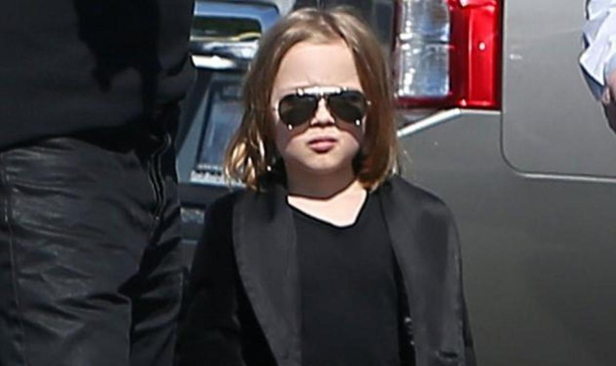 O γιος του Brad Pitt και της Angelina Jolie είναι ίδιος ο πατέρας του! | Newsit.gr O γιος του Brad Pitt και της Angelina Jolie είναι ίδιος ο πατέρας του! | Newsit.gr