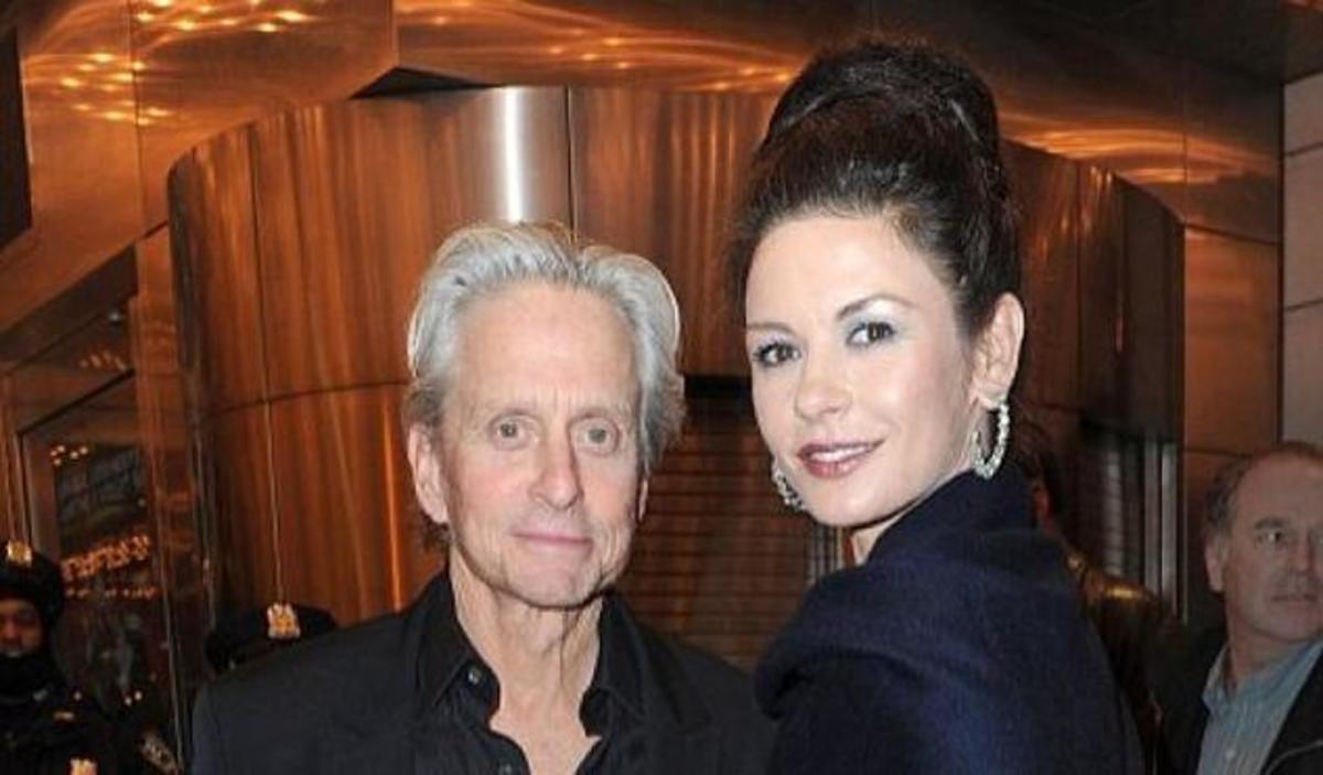 H Catherine Zeta Jones δείχνει τα… υπέροχα πόδια της! Δες φωτογραφίες | Newsit.gr H Catherine Zeta Jones δείχνει τα… υπέροχα πόδια της! Δες φωτογραφίες | Newsit.gr