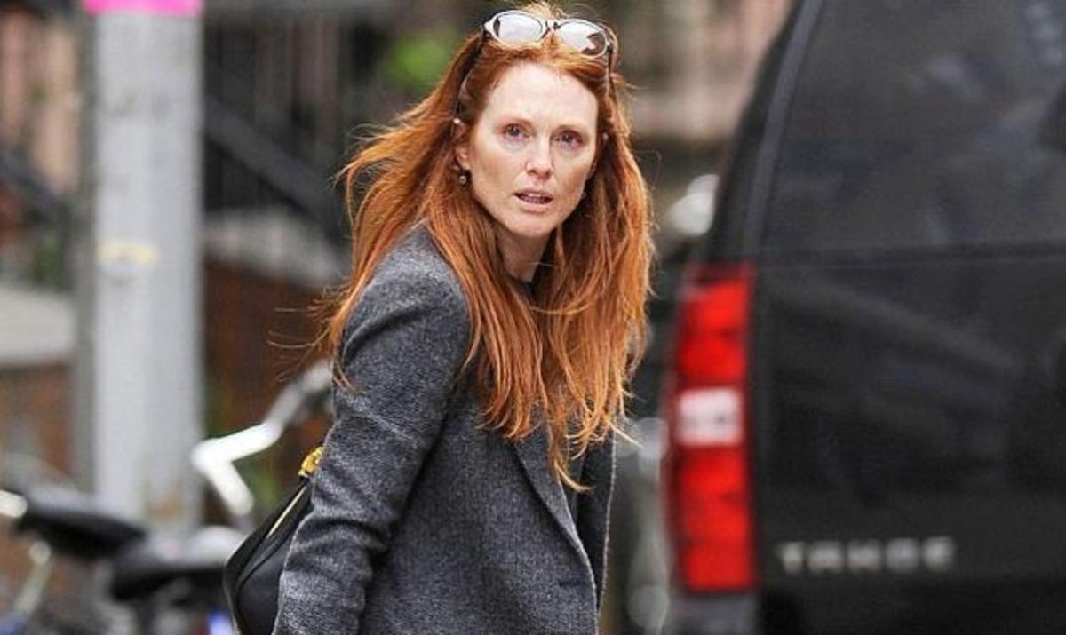 H Julianne Moore κυκλοφορεί στη Νέα Υόρκη χωρίς ίχνος μακιγιάζ! | Newsit.gr H Julianne Moore κυκλοφορεί στη Νέα Υόρκη χωρίς ίχνος μακιγιάζ! | Newsit.gr