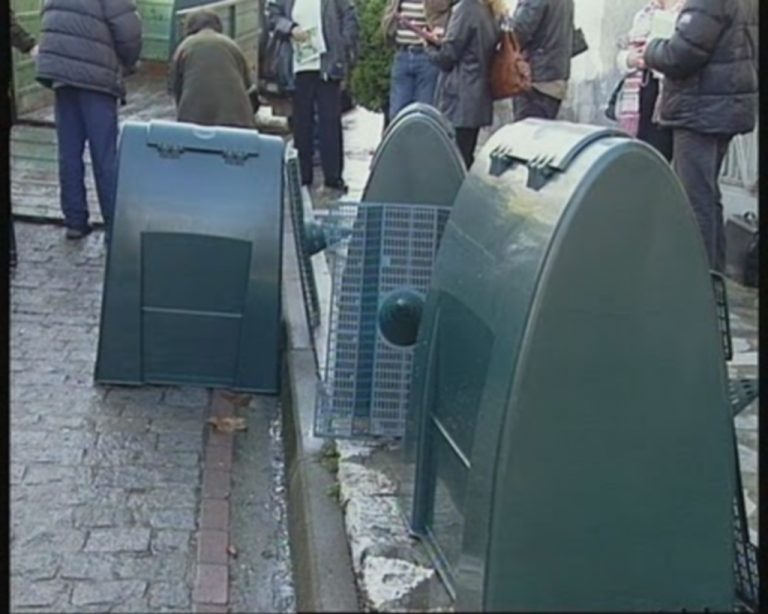 Δωρεάν… «σκουπιδοφάγοι» για τους κατοίκους των Τρικάλων | Newsit.gr Δωρεάν… «σκουπιδοφάγοι» για τους κατοίκους των Τρικάλων | Newsit.gr
