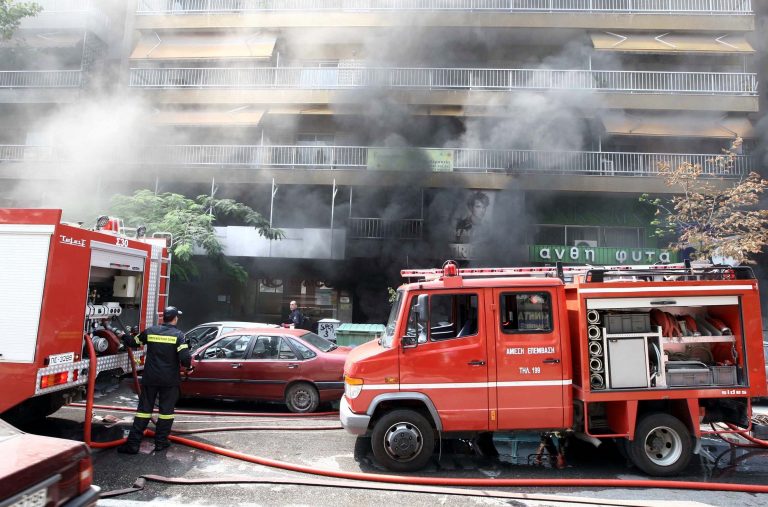 Φωτιά σε κεντρική καφετέρια του Ηρακλείου | Newsit.gr Φωτιά σε κεντρική καφετέρια του Ηρακλείου | Newsit.gr